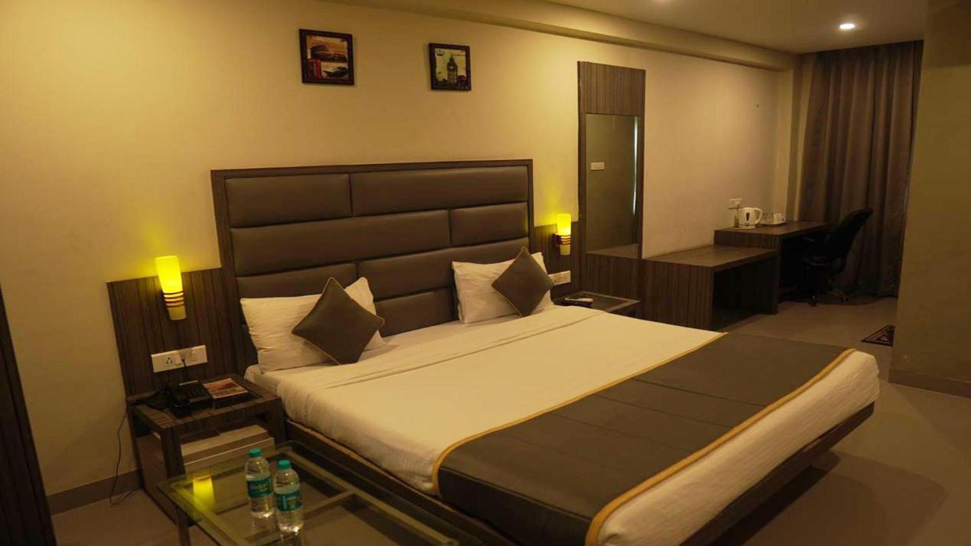 Hotel Royal Retreat Sambalpur Dış mekan fotoğraf