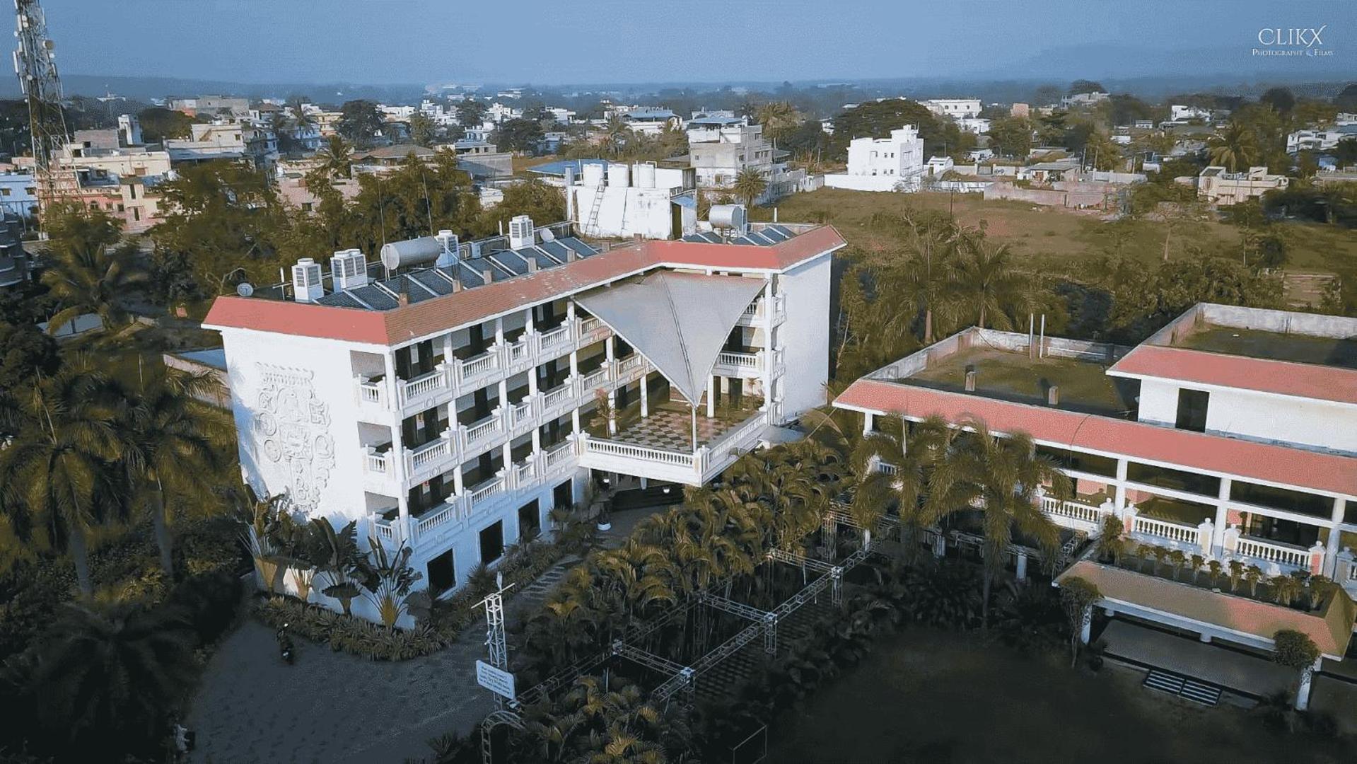 Hotel Royal Retreat Sambalpur Dış mekan fotoğraf