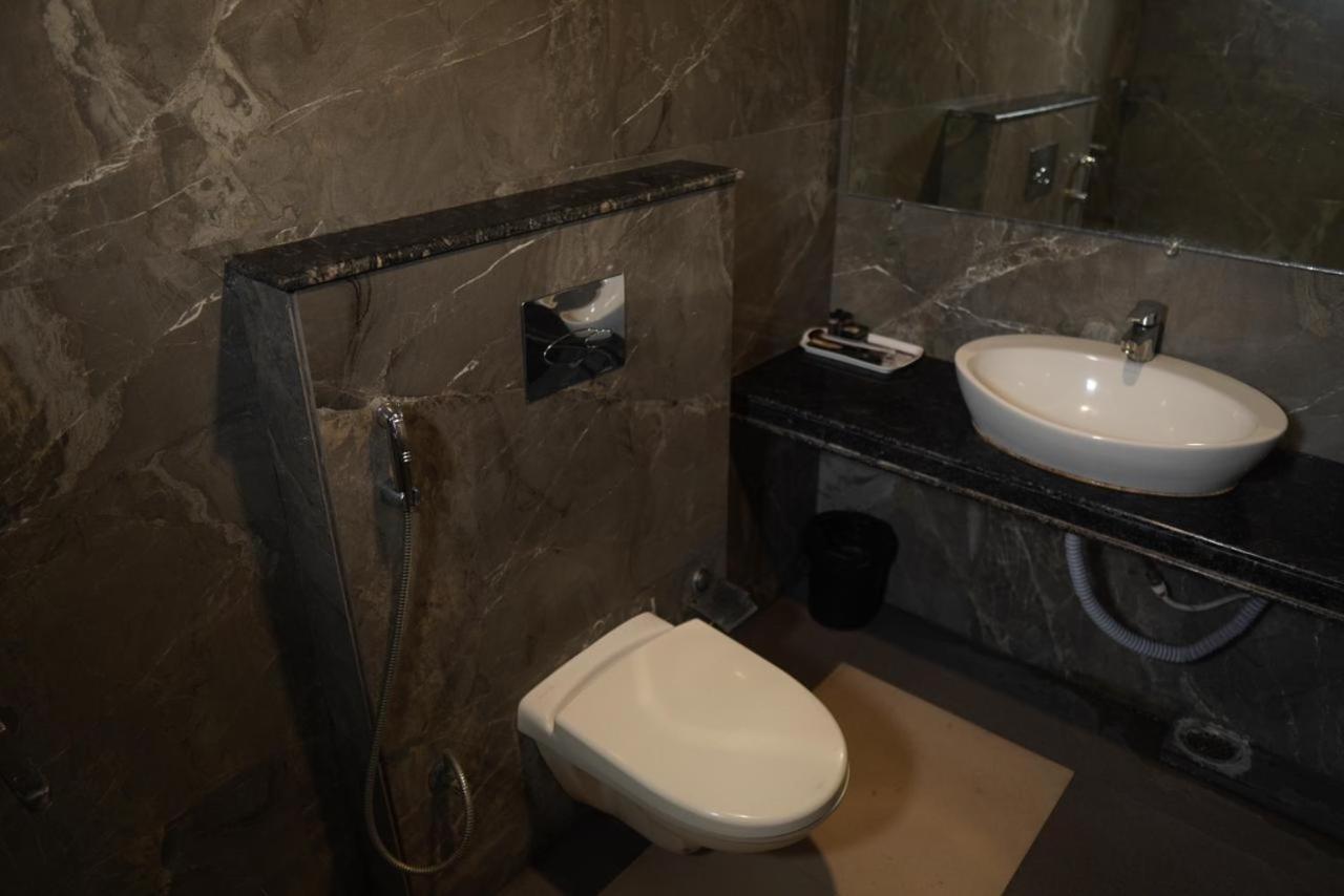 Hotel Royal Retreat Sambalpur Dış mekan fotoğraf
